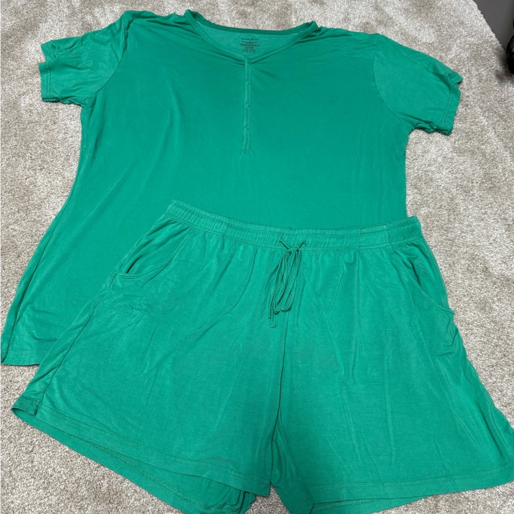 Emerald Women's Pajama Set